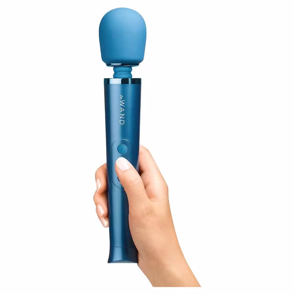 Le Wand Le Wand Petite Rechargeable Massager Blue image 3