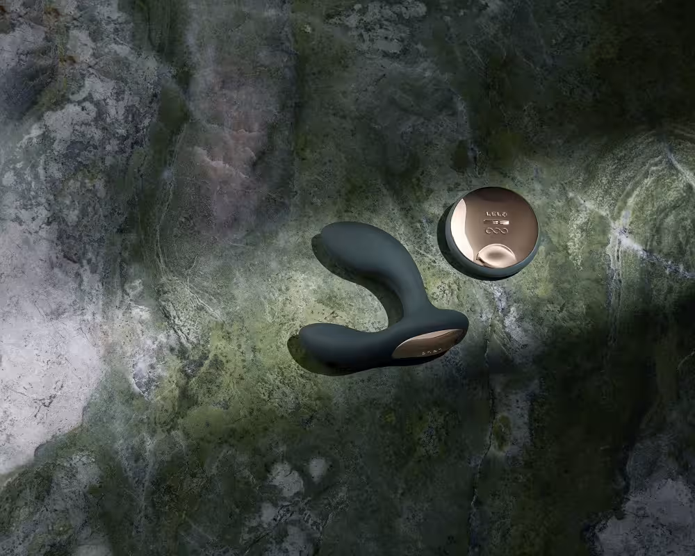 LELO Hugo 2 Remote Controlled Prostate Massager Black image 5